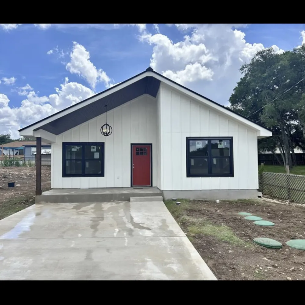 1127 Greenhill Drive Canyon Lake, TX 78133