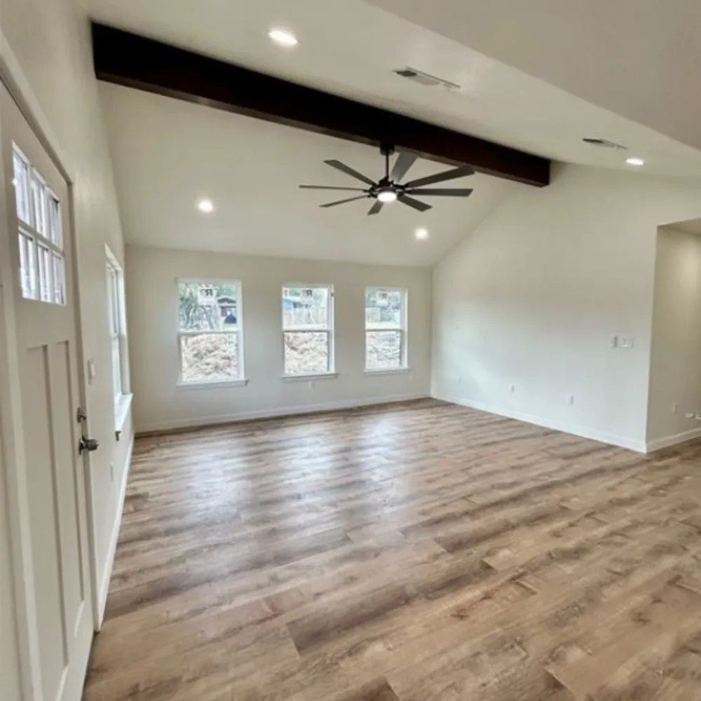 1127 Greenhill Drive Canyon Lake, TX 78133