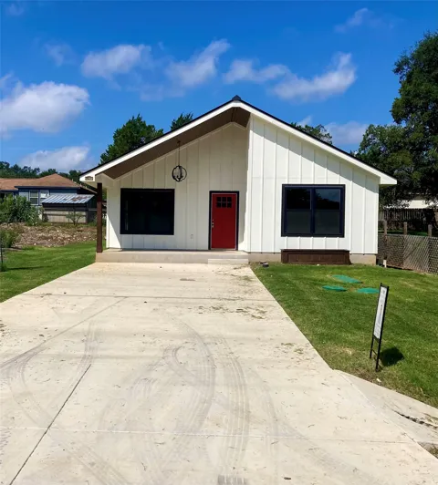 1127 Greenhill Drive
