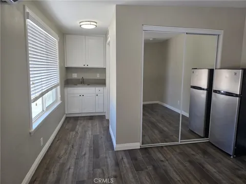 7215 Lyons #1
