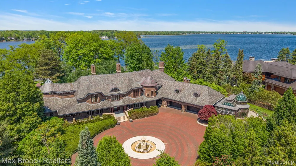 4740 Dow Ridge Road Orchard Lake Village City, MI 48324
