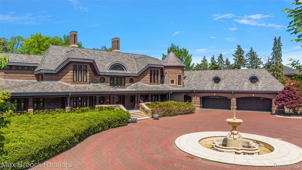 4740 Dow Ridge Road Orchard Lake Village City, MI 48324