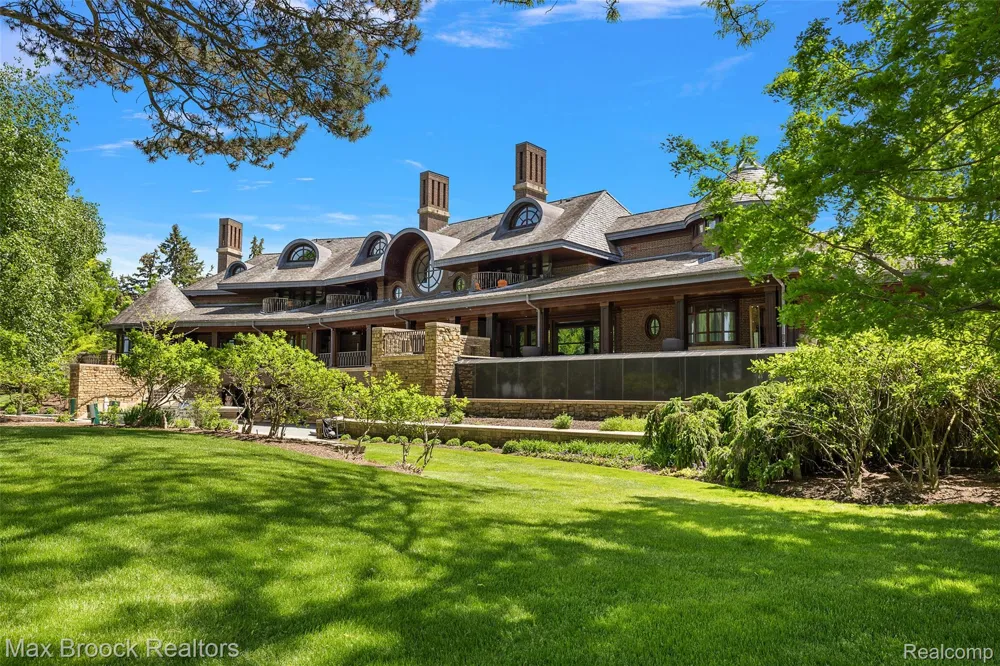 4740 Dow Ridge Road Orchard Lake Village City, MI 48324
