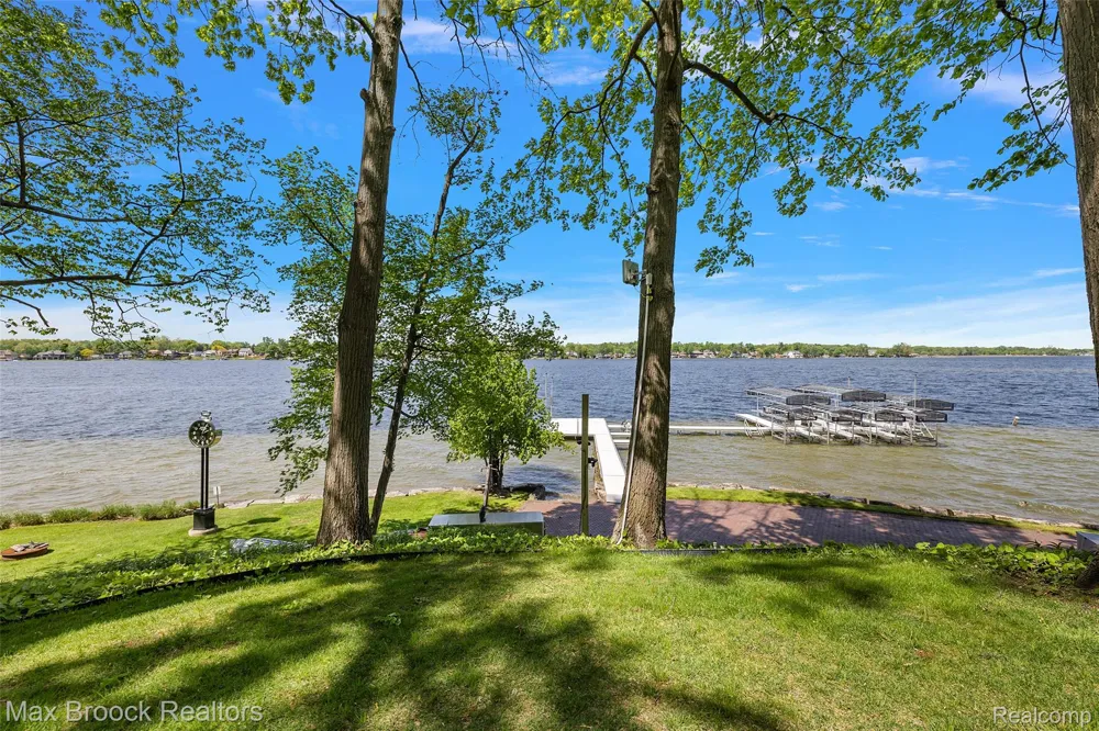 4740 Dow Ridge Road Orchard Lake Village City, MI 48324