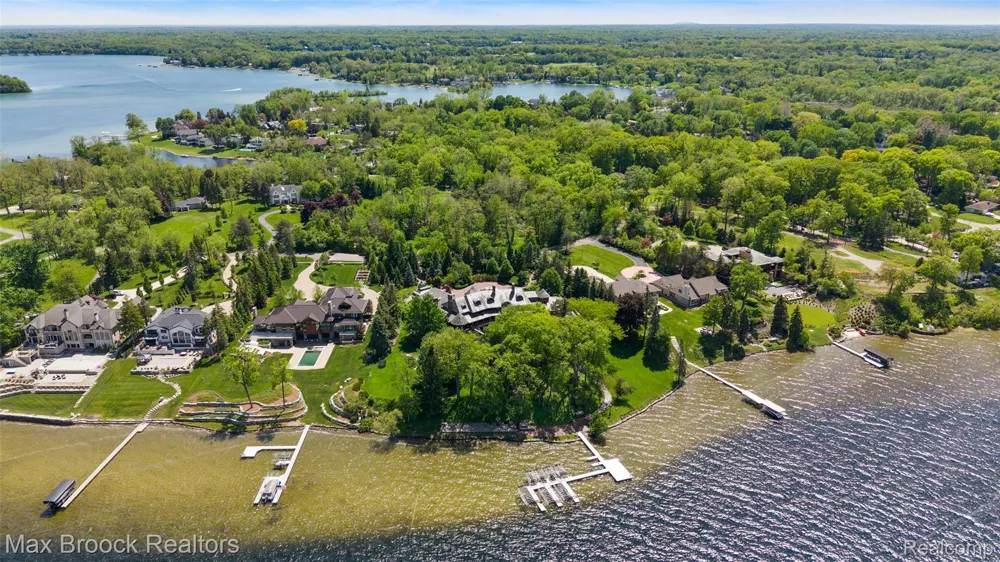 4740 Dow Ridge Road Orchard Lake Village City, MI 48324