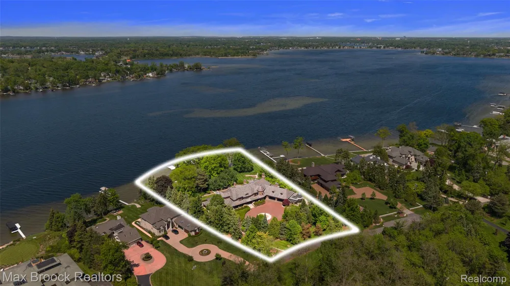 4740 Dow Ridge Road Orchard Lake Village City, MI 48324