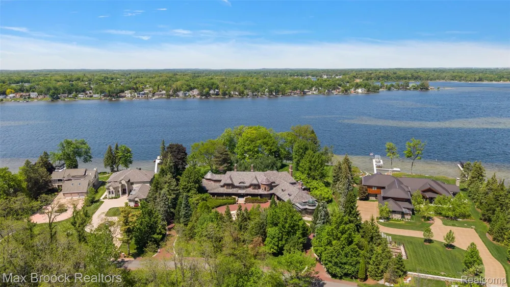 4740 Dow Ridge Road Orchard Lake Village City, MI 48324