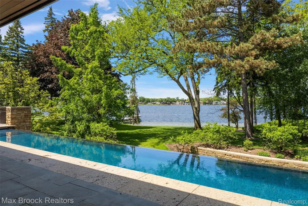 4740 Dow Ridge Road Orchard Lake Village City, MI 48324