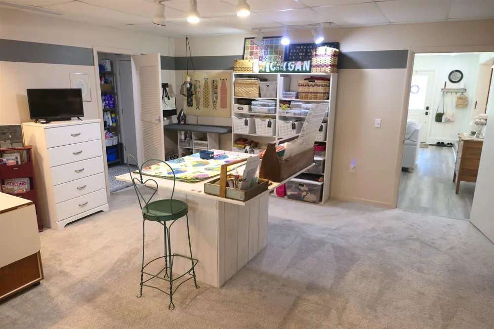 1006 Falkirk Road Alma City, MI 48801