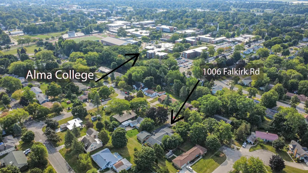 1006 Falkirk Road Alma City, MI 48801