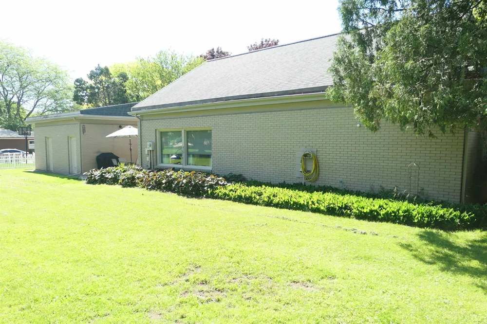 1006 Falkirk Road Alma City, MI 48801