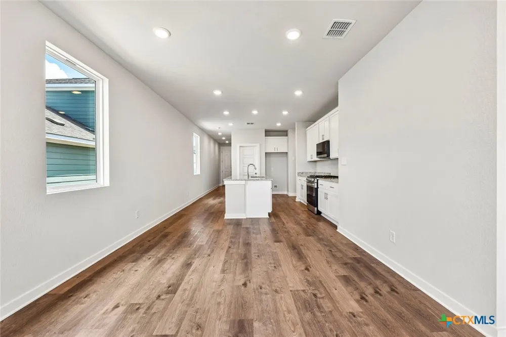 12000 Ellena Cove Austin, TX 78747