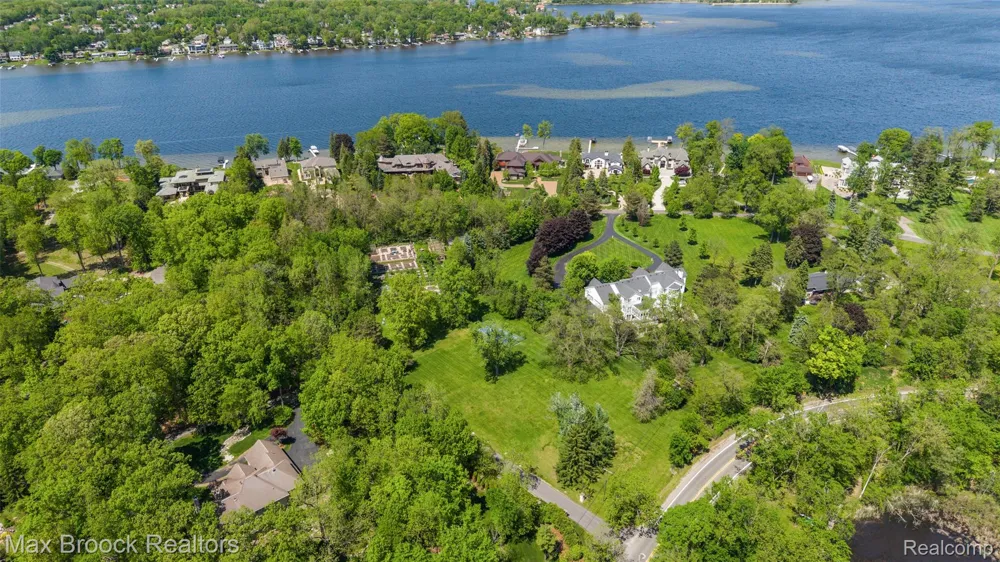 4785 Dow Ridge Road Orchard Lake Village City, MI 48324