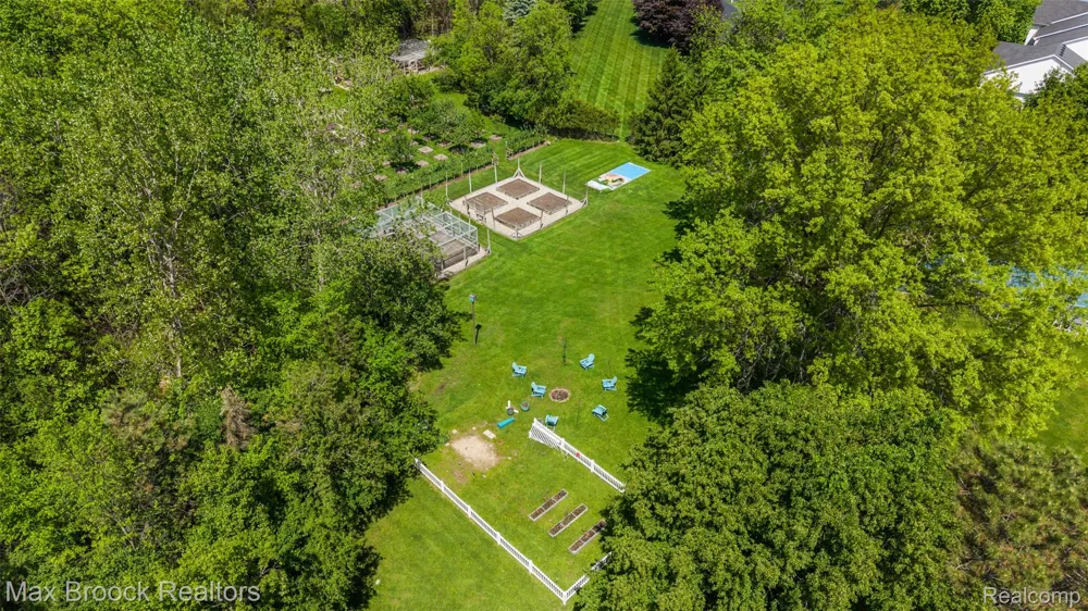 4785 Dow Ridge Road Orchard Lake Village City, MI 48324