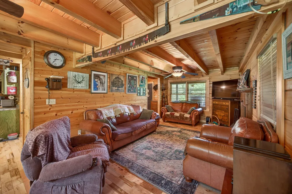 8029 Brimstone Creek Rd Whitleyville, TN 38588
