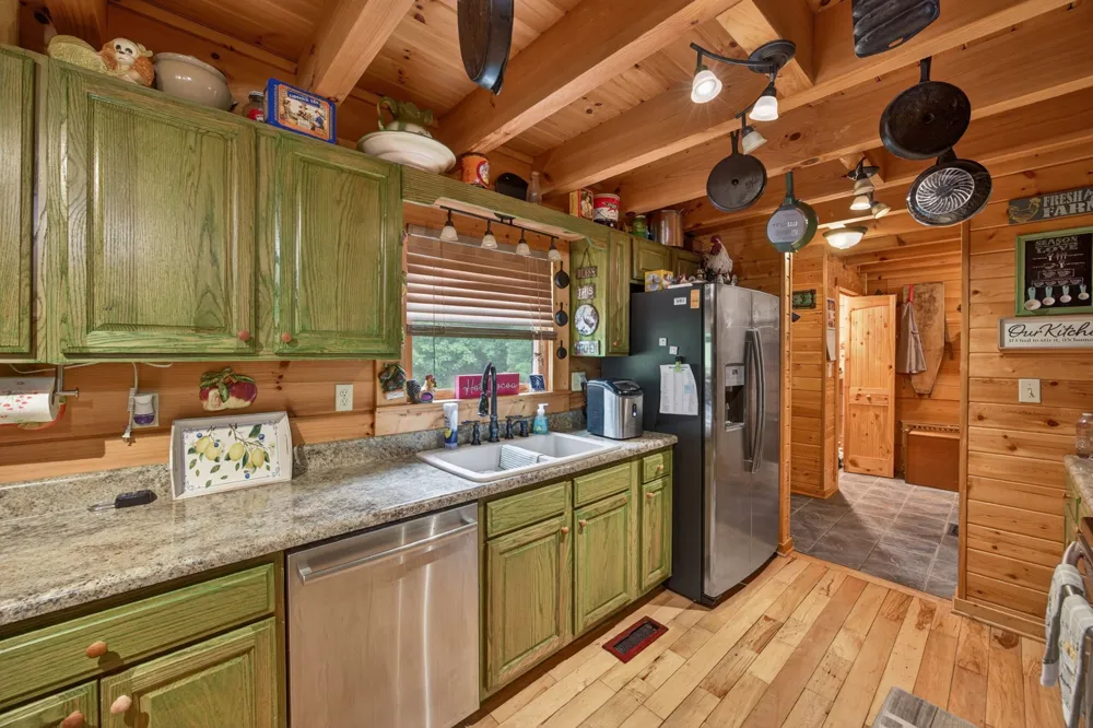 8029 Brimstone Creek Rd Whitleyville, TN 38588