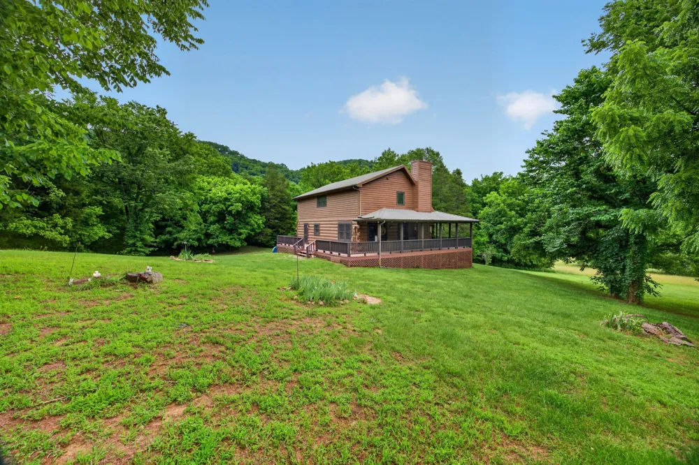 8029 Brimstone Creek Rd Whitleyville, TN 38588