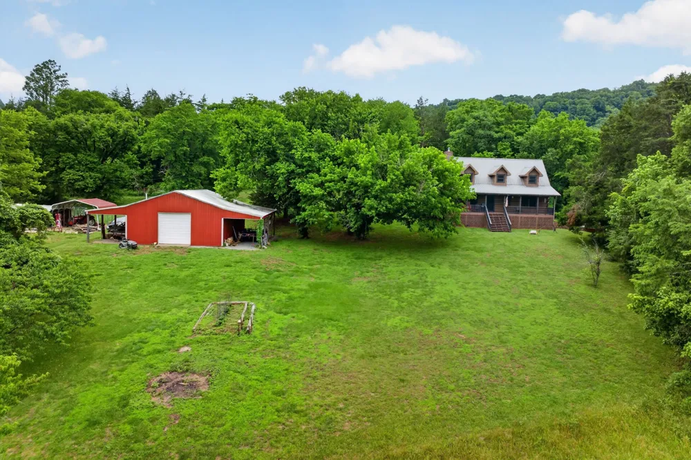 8029 Brimstone Creek Rd Whitleyville, TN 38588