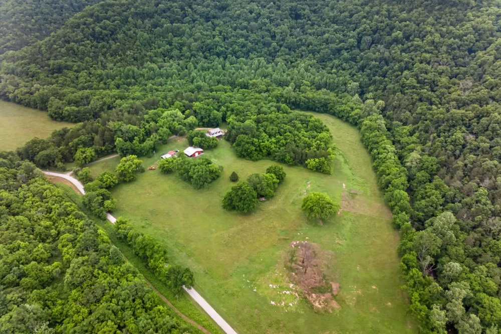 8029 Brimstone Creek Rd Whitleyville, TN 38588