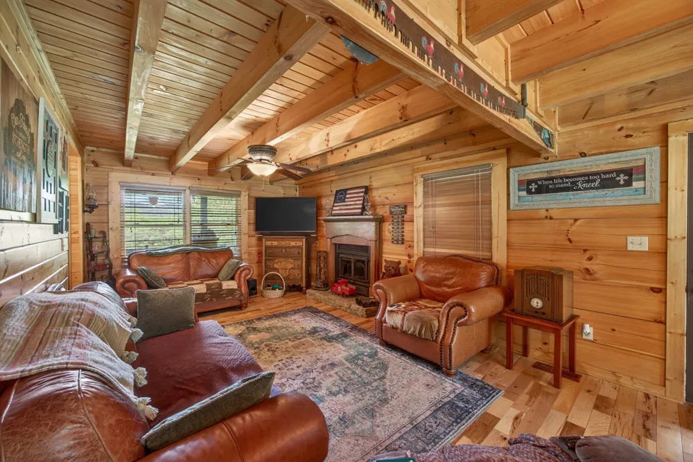 8029 Brimstone Creek Rd Whitleyville, TN 38588