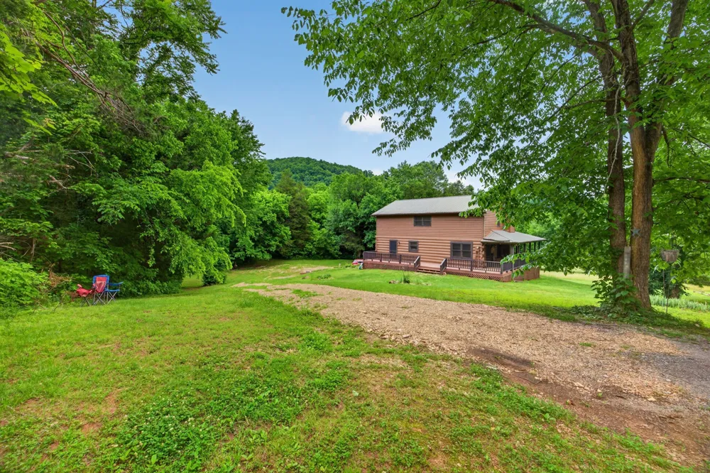 8029 Brimstone Creek Rd Whitleyville, TN 38588