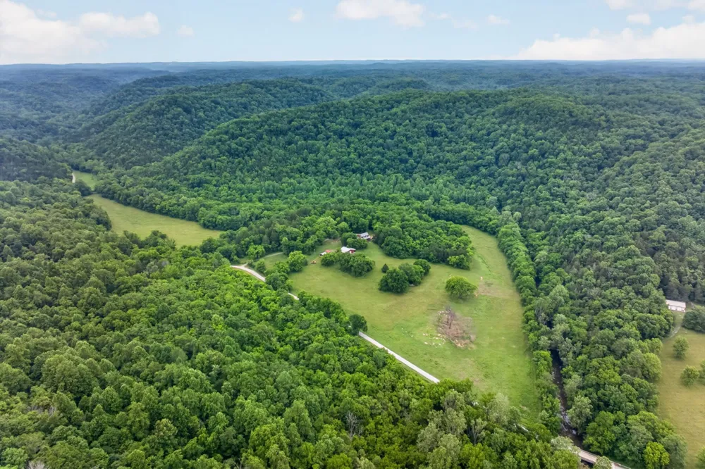 8029 Brimstone Creek Rd Whitleyville, TN 38588