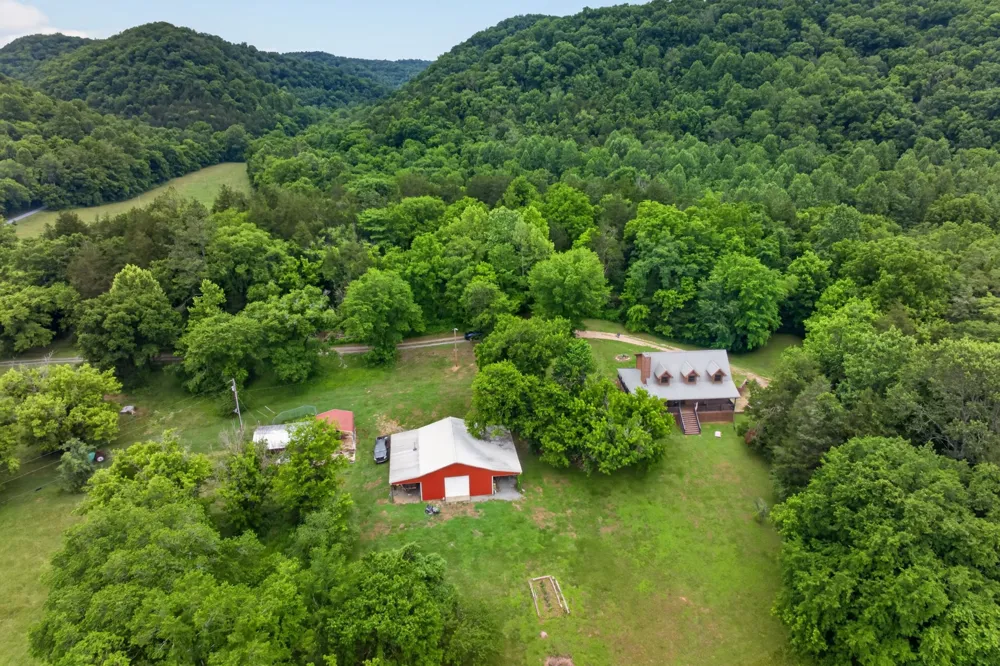 8029 Brimstone Creek Rd Whitleyville, TN 38588
