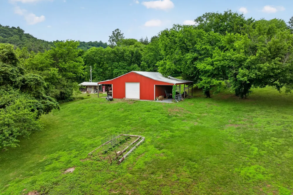 8029 Brimstone Creek Rd Whitleyville, TN 38588
