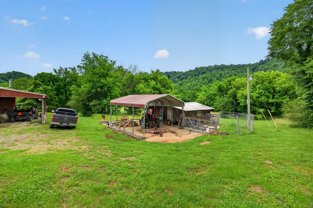 8029 Brimstone Creek Rd Whitleyville, TN 38588