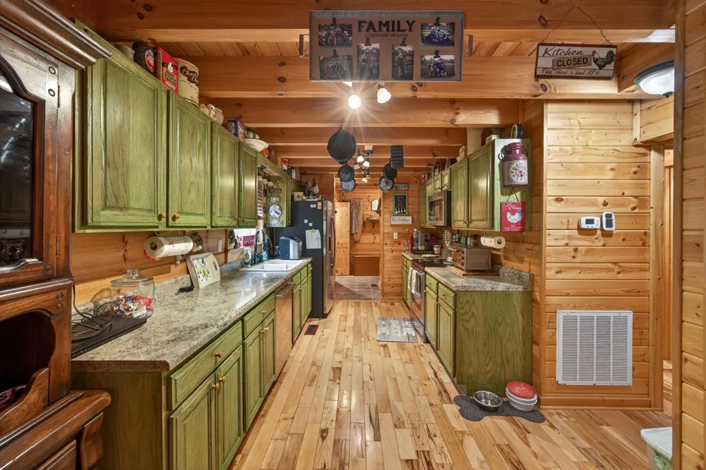 8029 Brimstone Creek Rd Whitleyville, TN 38588