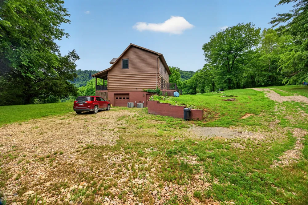 8029 Brimstone Creek Rd Whitleyville, TN 38588