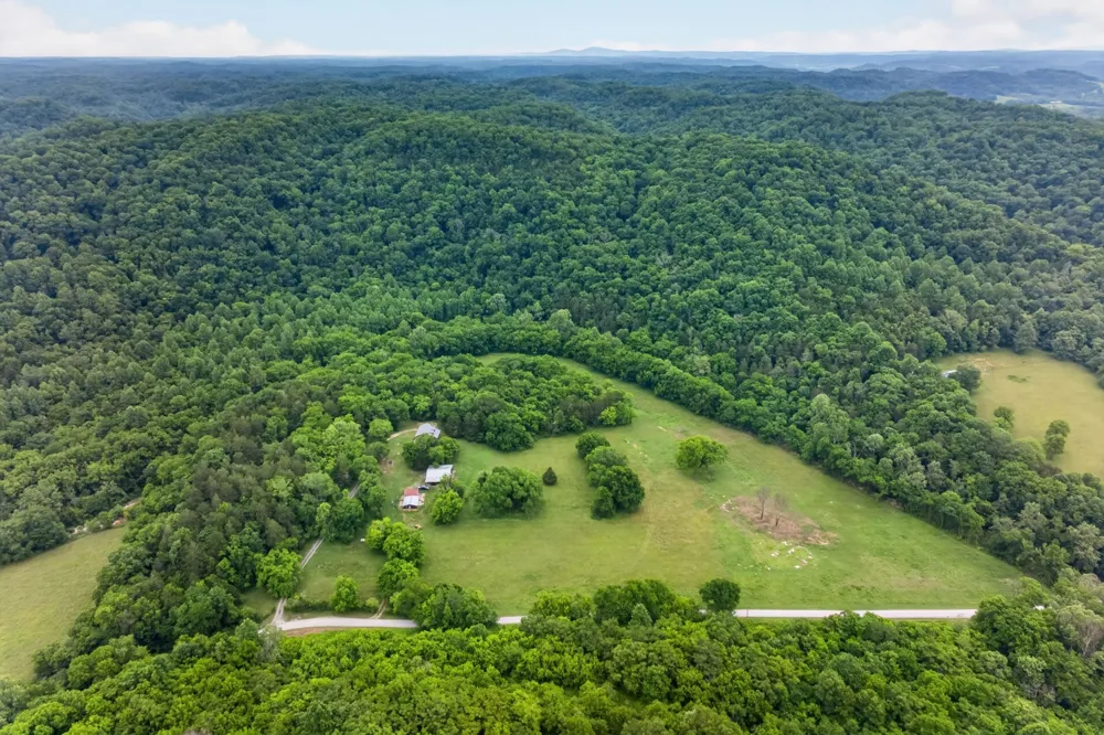 8029 Brimstone Creek Rd Whitleyville, TN 38588