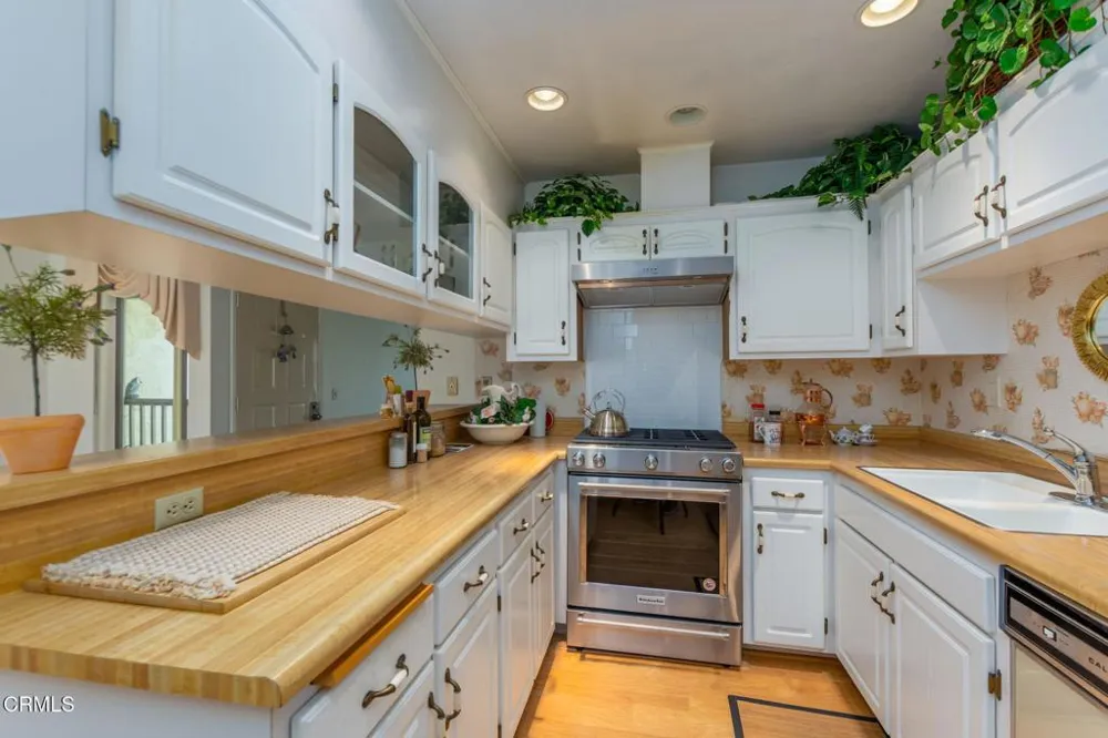 15266 Campus Park Drive #F Moorpark, CA 93021