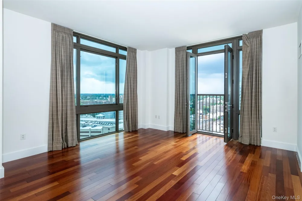 175 Huguenot Street #1607 New Rochelle, NY 10801