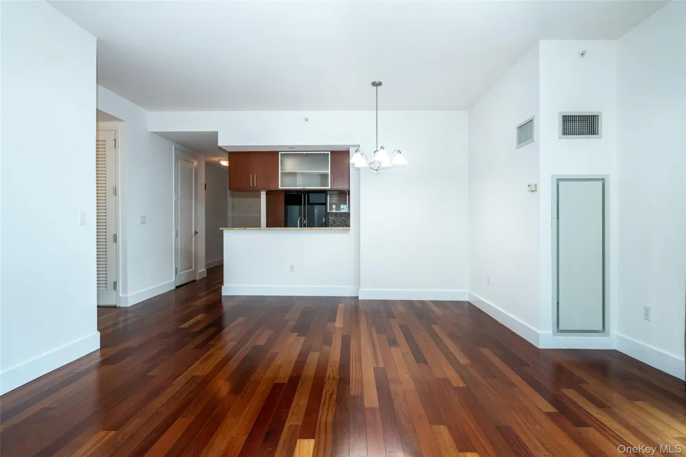 175 Huguenot Street #1607 New Rochelle, NY 10801