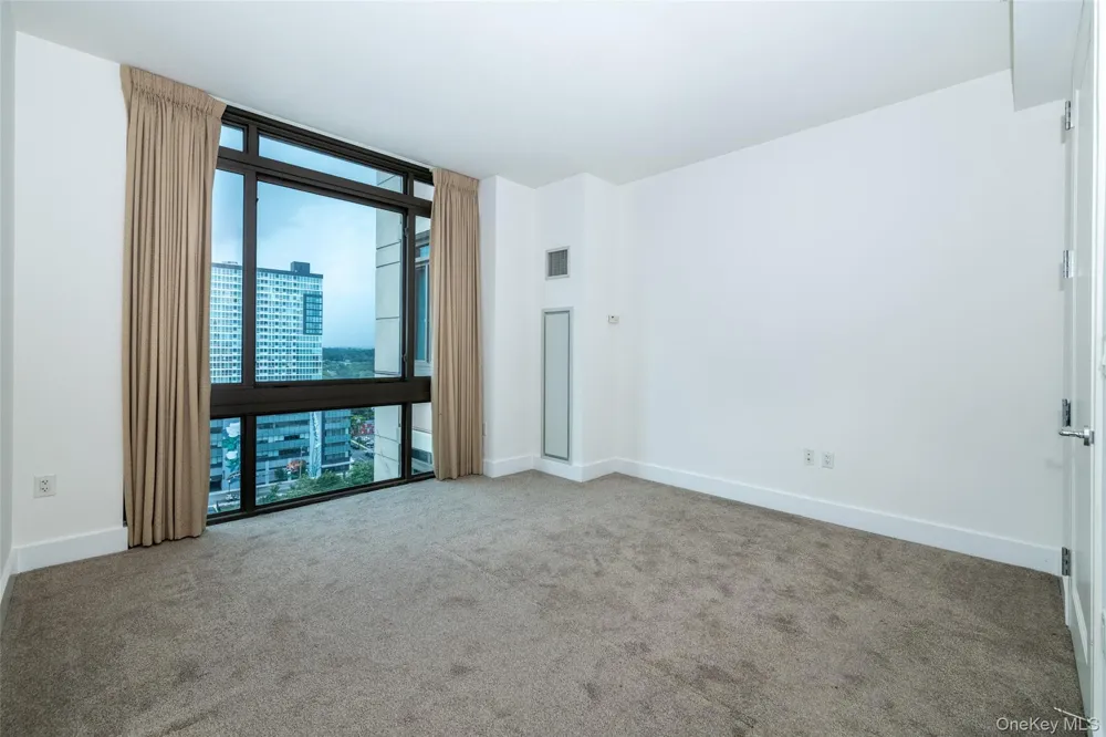 175 Huguenot Street #1607 New Rochelle, NY 10801
