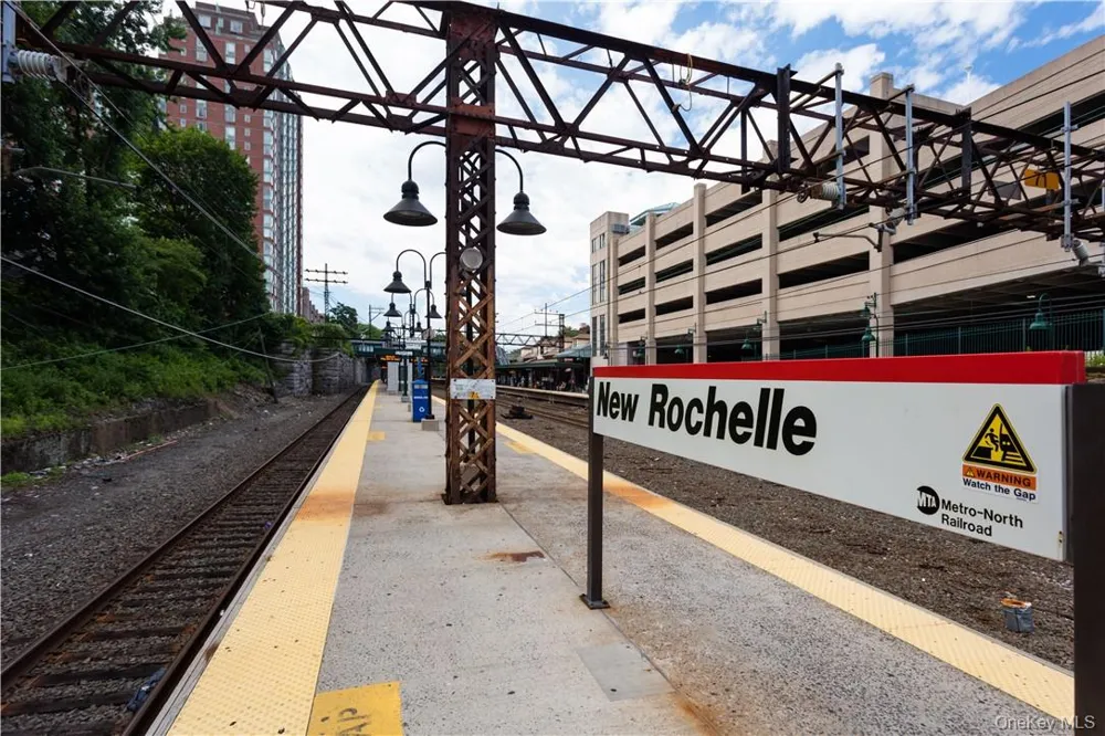 175 Huguenot Street #1607 New Rochelle, NY 10801