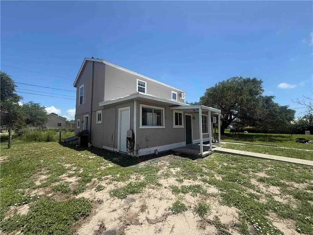 215 S 11th Street Aransas Pass, TX 78336