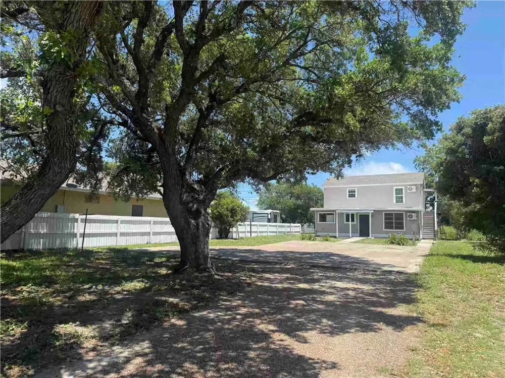 215 S 11th Street Aransas Pass, TX 78336