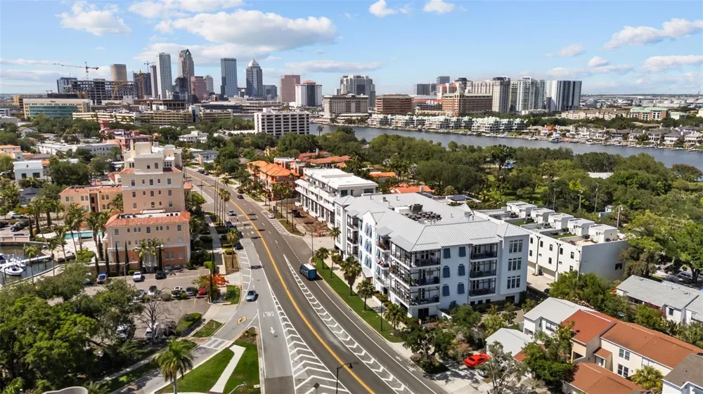 91 DAVIS BOULEVARD #204 Tampa, FL 33606