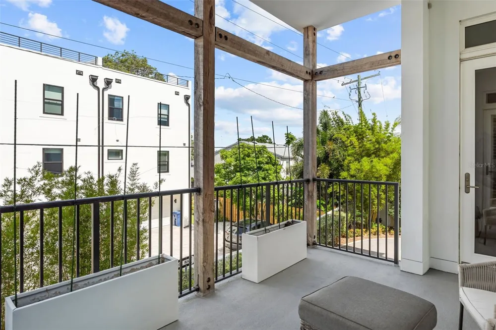 91 DAVIS BOULEVARD #204 Tampa, FL 33606