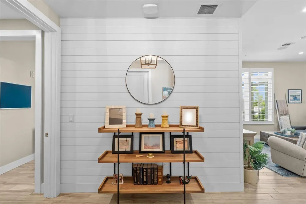 91 DAVIS BOULEVARD #204 Tampa, FL 33606