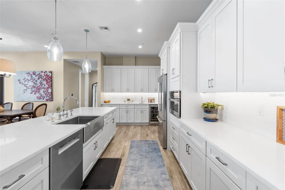 91 DAVIS BOULEVARD #204 Tampa, FL 33606