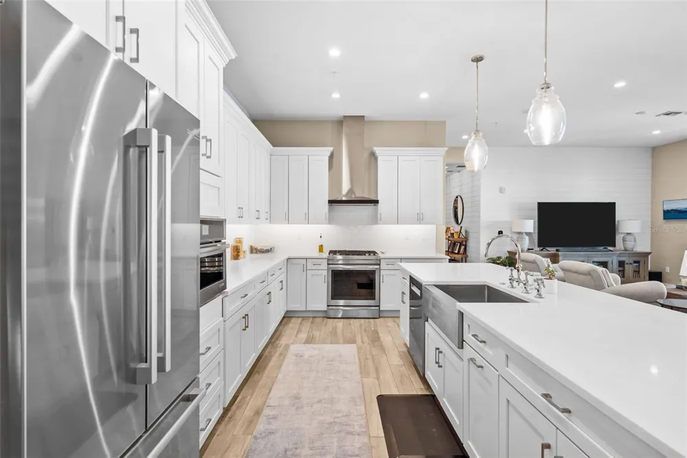 91 DAVIS BOULEVARD #204 Tampa, FL 33606