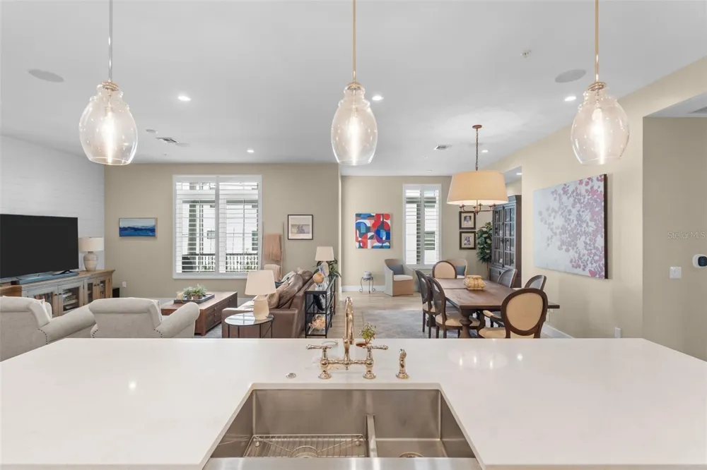 91 DAVIS BOULEVARD #204 Tampa, FL 33606
