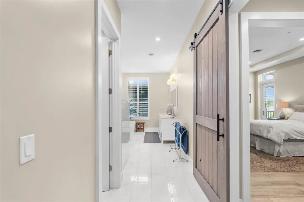 91 DAVIS BOULEVARD #204 Tampa, FL 33606