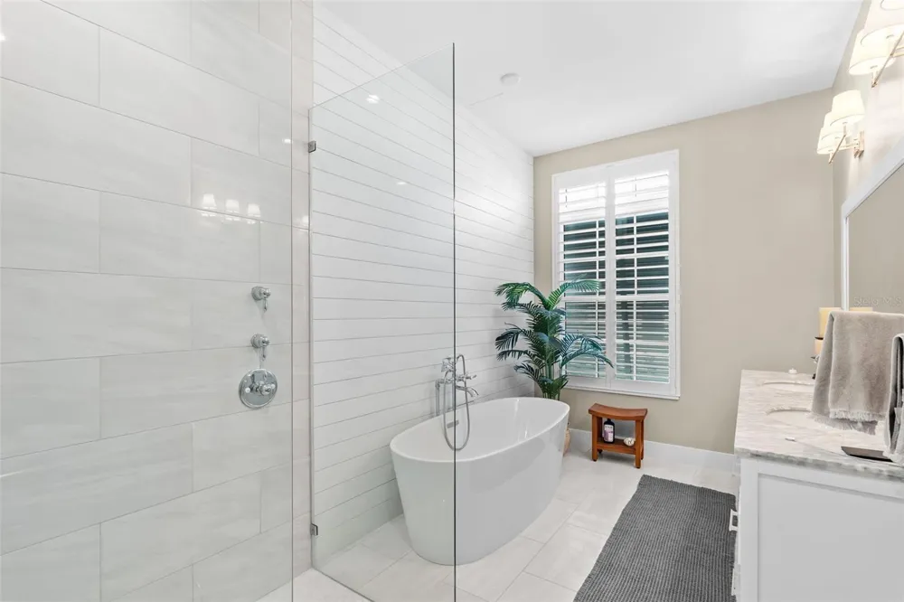 91 DAVIS BOULEVARD #204 Tampa, FL 33606