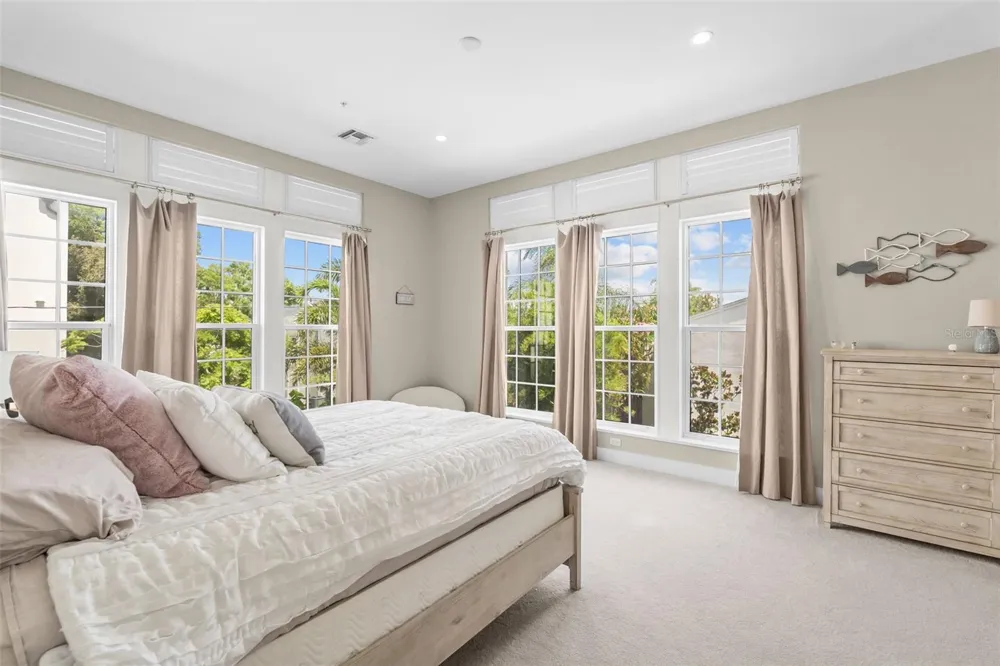 91 DAVIS BOULEVARD #204 Tampa, FL 33606