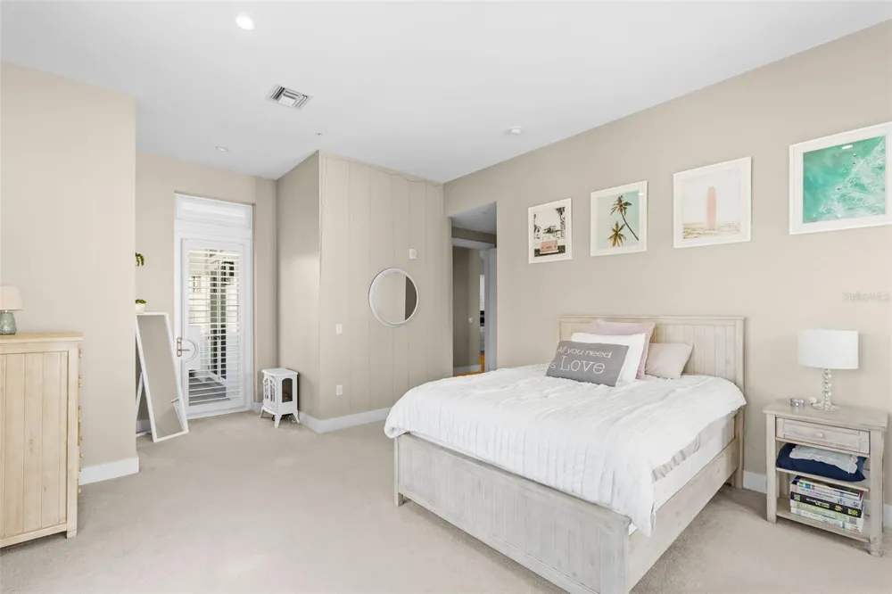 91 DAVIS BOULEVARD #204 Tampa, FL 33606