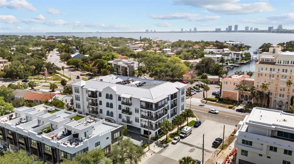 91 DAVIS BOULEVARD #204 Tampa, FL 33606